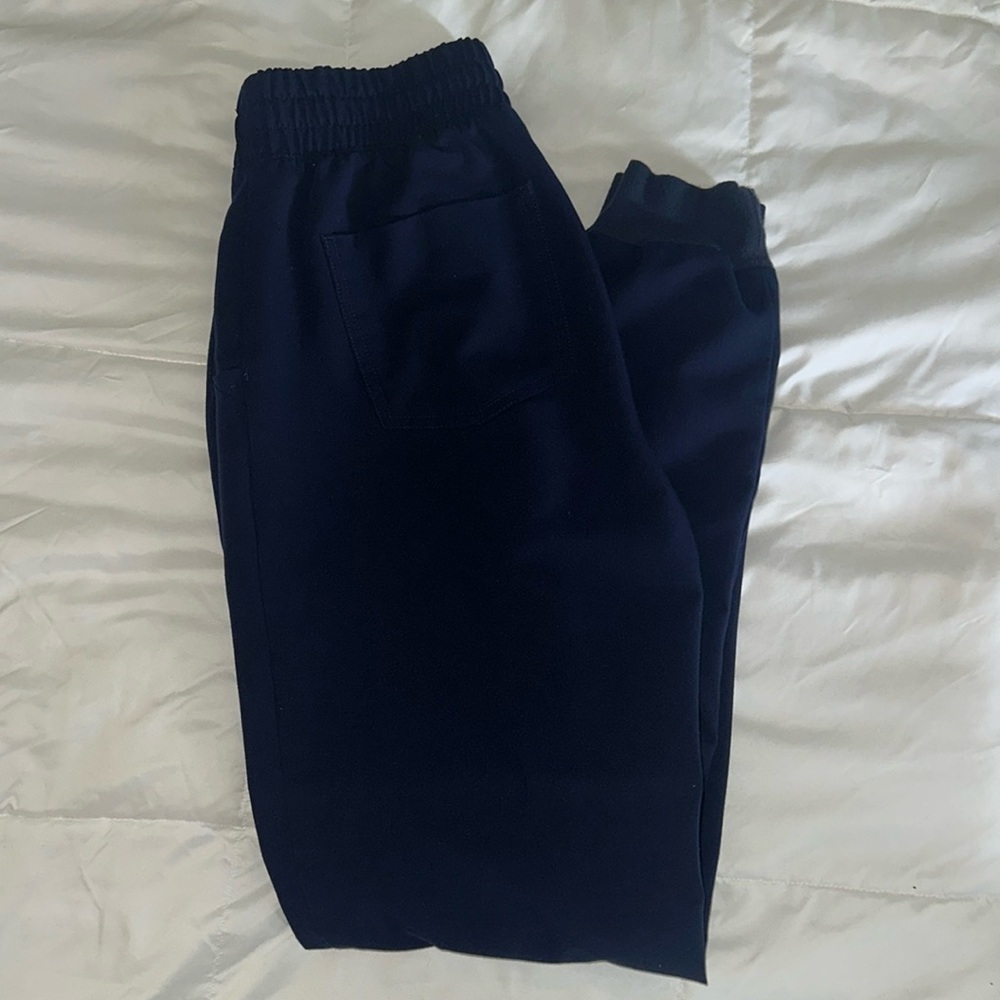 FIGS NAVY SET SCRUBS